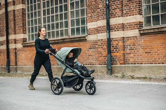 Thule Urban Glide 3 Single Child All-Terrain Stroller, Lightweight, Air-Filled Tires & Suspension, Integrated Hand Brake