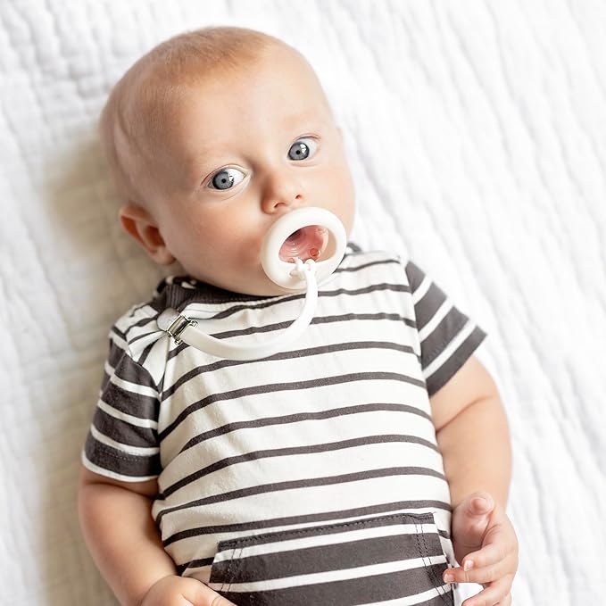 Ryan & Rose Cutie PAT Pacifier Teether 3 Pack and Flex Clip (Flat, White)