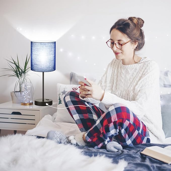 Lynnoland 2 Pack Touch Control Table Lamps with 2 USB & AC Outlet, 3-Way Dimmable Bedside Nightstand Lamps for Bedroom Living Room Nursery, 800 Lumens 5000K Daylight Bulbs Included