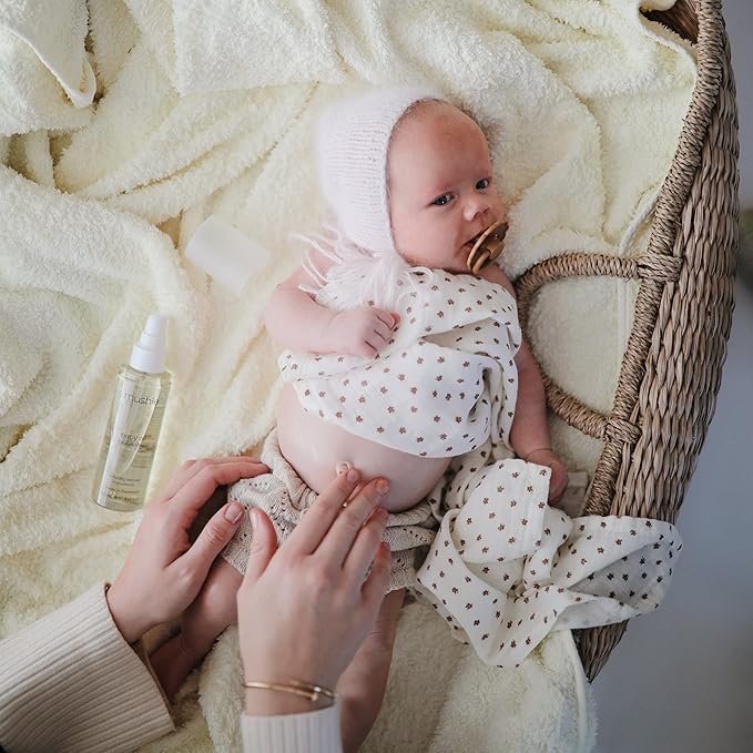 mushie Organic Baby Oil | Hypoallergenic, Lightweight to Prevent Moisture Loss | Certified COSMOS ORGANIC | Made in Denmark, 4.9 fl oz (145 mL)